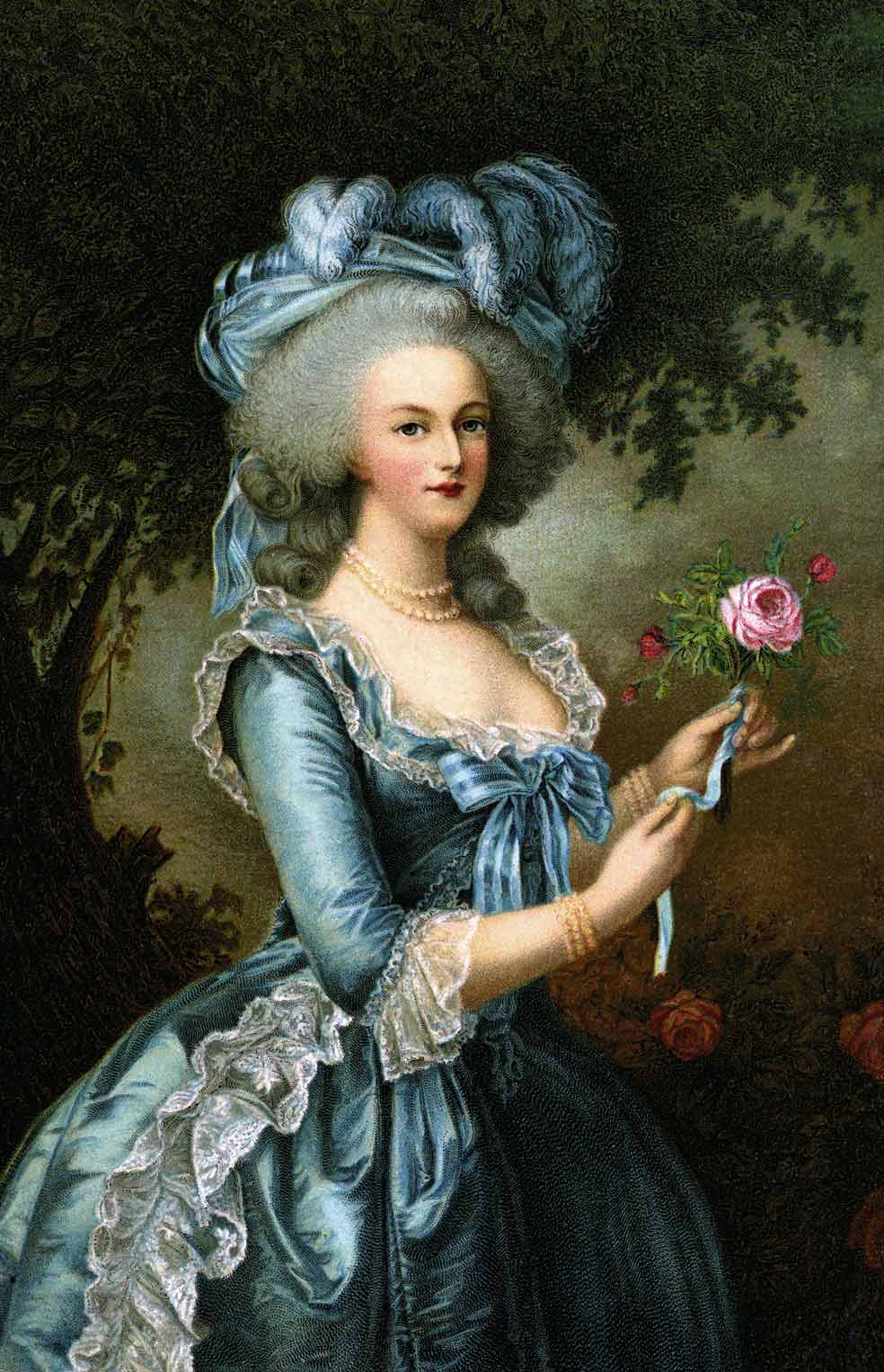 El peluquero de María Antonieta, Jean François Autier, creó auténticas esculturas en las que cabían desde flores hasta miniaturas de nidos con polluelo, fragatas, e ¡incluso fuentes! Se dice que la reina traficó con notas secretas bajo el armazón de su peinado.