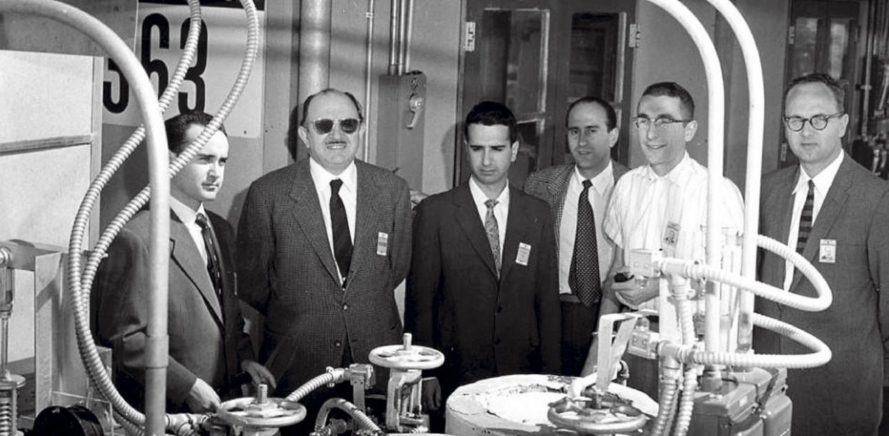 De izquierda a derecha: Francisco Oltra, José María Otero, Guillermo Velarde, Javier Goicolea, Paul Barbour y Robert Loftness en 1958.