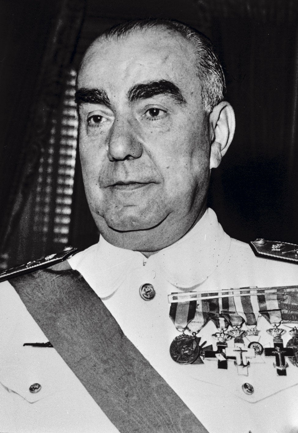 Carrero Blanco fue el impulsor del proyecto atómico. En 1973, el secretario de Estado estadounidense, Henry Kissinger, viajó a España para expresar el malestar de su país porque españa iba 'por libre' en el asunto de la disuasión nuclear. Se reunió con Franco (foto de apertura) y con Carrero Blanco.