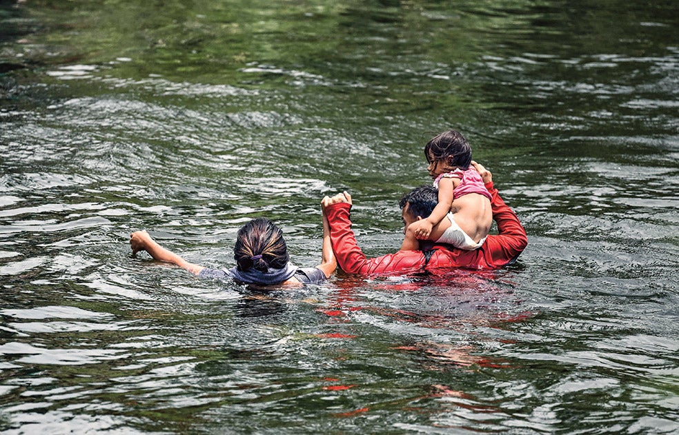 El río donde se ahogan los sueños de los migrantes (y del presidente de EE. UU)