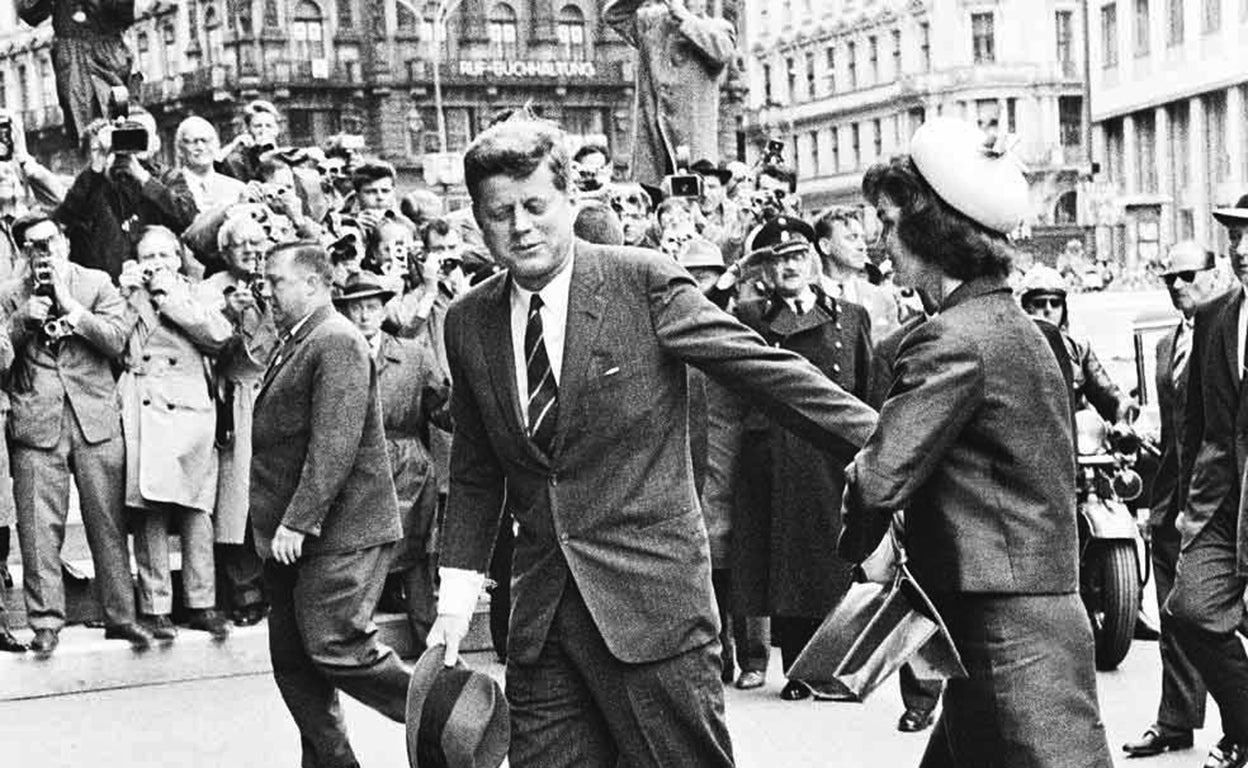 Enrique Meneses, el fotógrafo español que escribió la historia