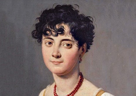 Imagen secundaria 1 - Homenaje macabro. Tras los años del Terror se celebraron en París 'bailes de víctimas' donde se imitaba la indumentaria de los guillotinados y se usaban collares rojos en alusión a sus cuellos sangrantes. El pelo corto se sofisticó con lazos y se usó un flequillo desordenado para cubrir frentes muy anchas o marcas de viruela.