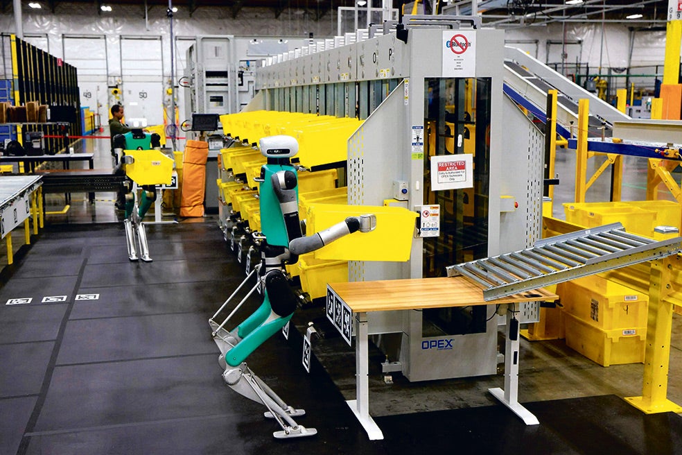 Amazon afirma que este año faltará mano de obra para cubrir puestos de almacén. De momento, ellos ya han incorporado autómatas. «Las máquinas harán los trabajos que la gente no quiere», añade Brett Adcock. Solo es el principio. Goldman Sachs calcula que este mercado moverá unos 38.000 millones de dólares en 2035.