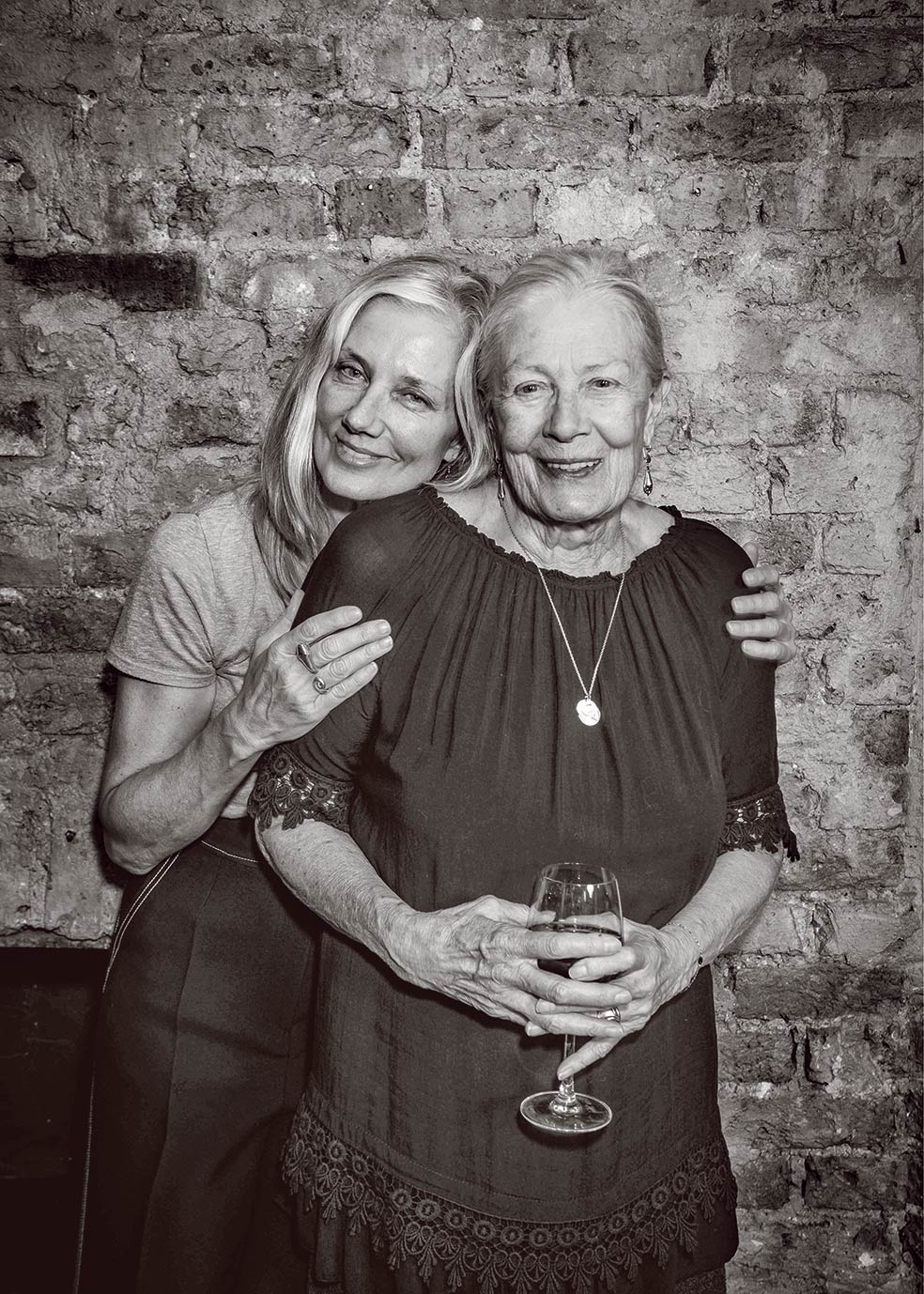 Joely es fruto de la relación de Vanessa Redgrave (aquí juntas) con el cineasta Tony Richardson, que acabaría separándose de la actriz británica para irse con Jeanne Moreau.