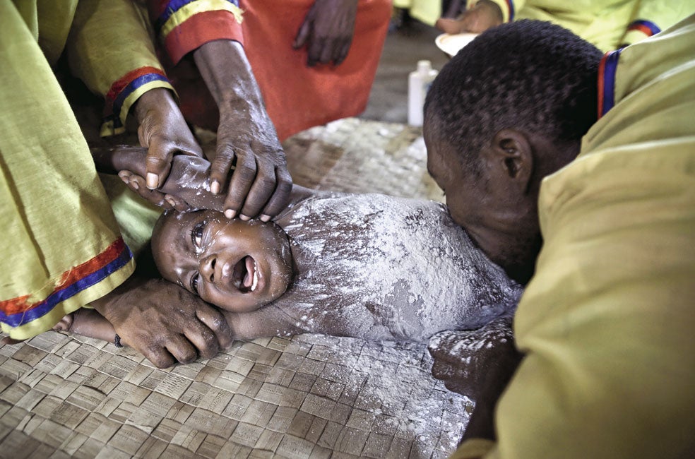 La fe en la brujería está profundamente arraigada en la cultura animista de muchos países africanos.
