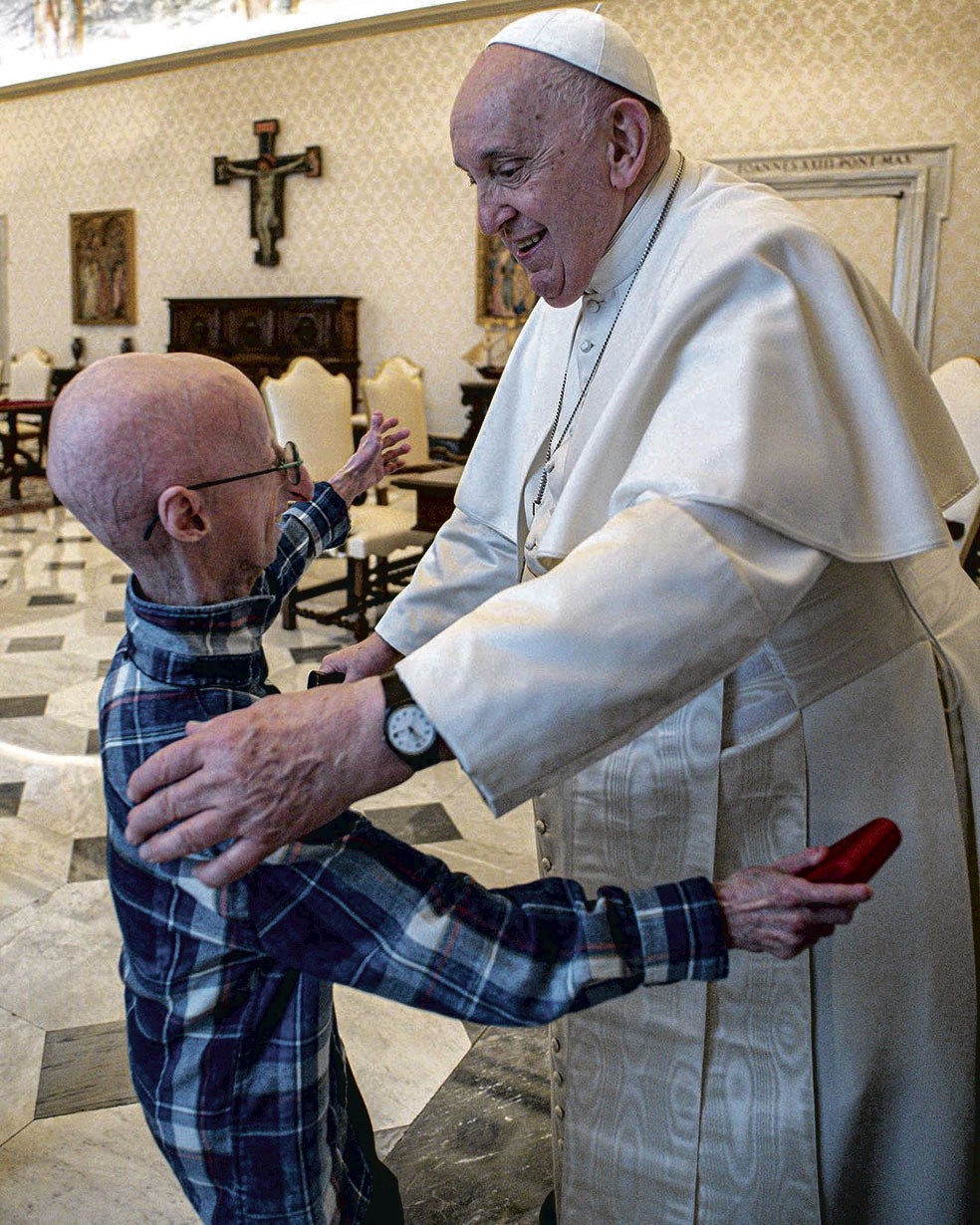 Ha conocido a los tres últimos papas. A Francisco le escribió una carta en 2013 y, un mes más tarde, este lo llamó a su casa.