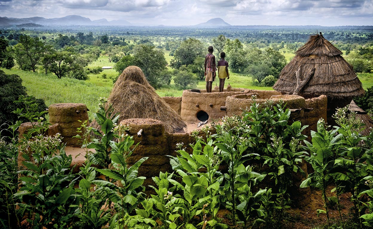 Los castillos de África: así se vive en el reino de los sombas