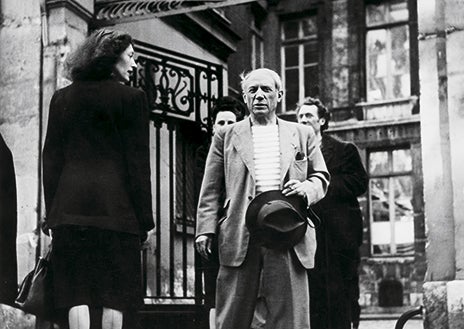 Imagen secundaria 1 - Españoles en París. En Mil ojos esconde la noche, Prada retrata a muchos personajes reales. A la actriz María Casares (arriba) intentando triunfar en el cine y el teatro; a Pablo Picasso (abajo a la izquierda), en su turbia relación con las mujeres; y al médico y escritor Gregorio Marañón (a la derecha) lo muestra en sus añoranzas por España.