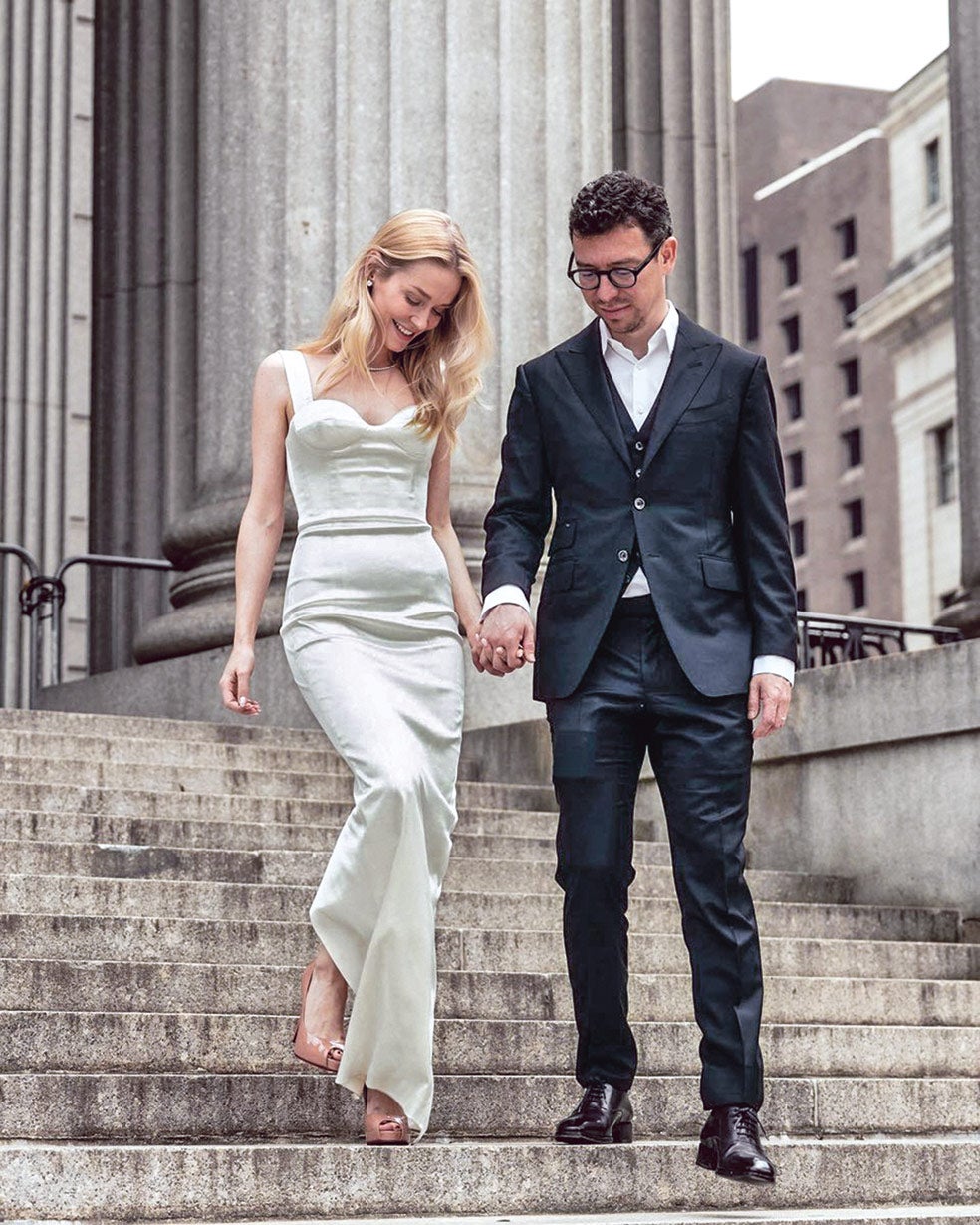 Ahn está casado con la abogada de origen sueco estadounidense Ingrid Ulrika Bilowich. Tras ser asistente del fiscal de Kings, Brooklyn, en Nueva York, ella trabaja en erradicar la violencia de género contra las mujeres desde Ilva Foundation, creada en tándem con Ahn.