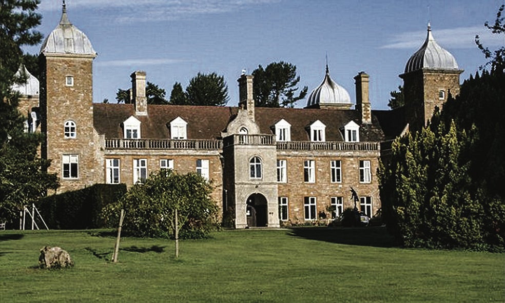 Spencer cuenta que nunca le dijo nada a su padre de lo que sucedía en Maidwell porque no quería decepcionarlo. «Al final de cada trimestre, yo iba a casa con un informe del colegio, y él lo leía conmigo. Esos eran los únicos quince minutos en que hablábamos de la escuela».
