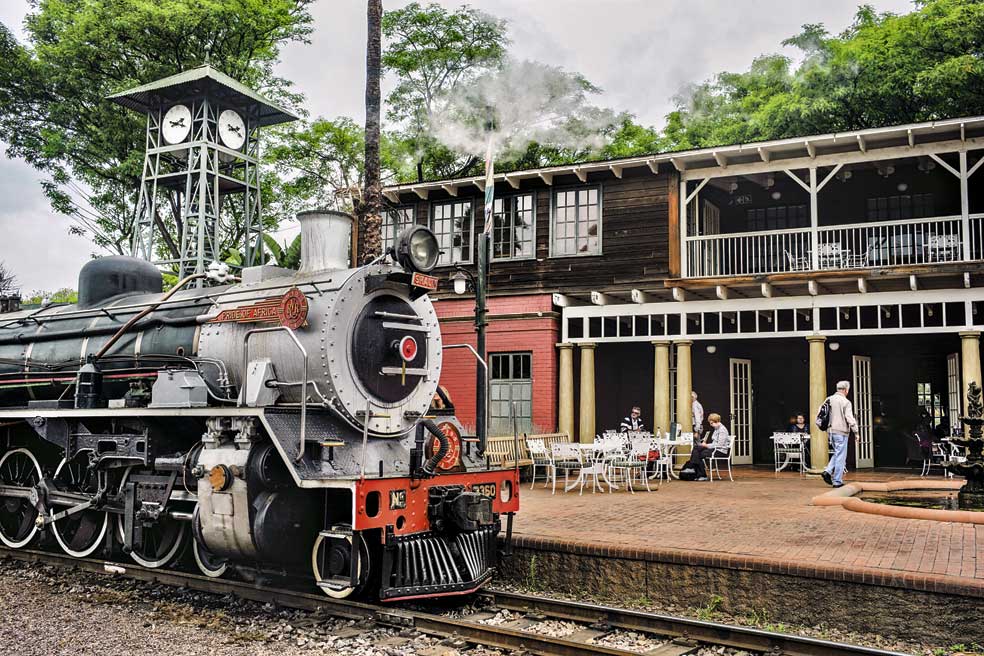 La 3360 Shaun es una locomotora escocesa construida en 1948. En la imagen, parada en la estación de Capital Park, en Pretoria.