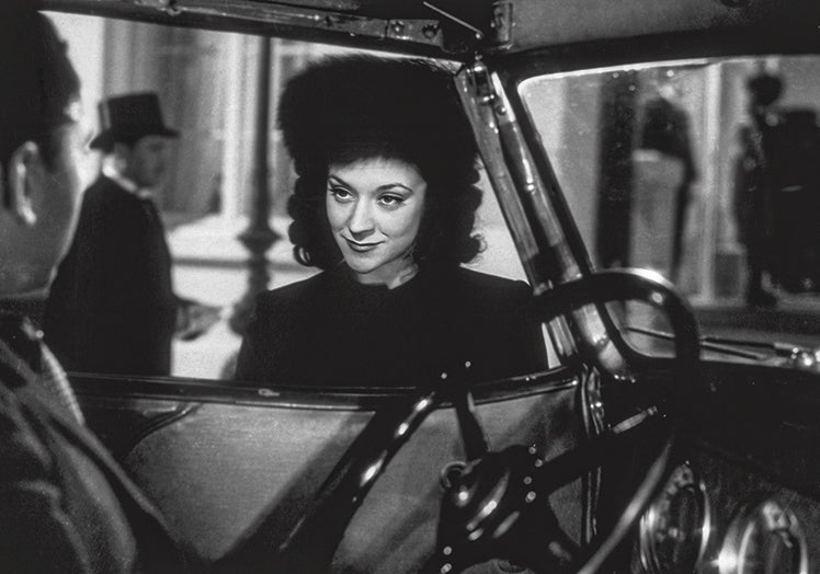 Imagen principal - Españoles en París. En Mil ojos esconde la noche, Prada retrata a muchos personajes reales. A la actriz María Casares (arriba) intentando triunfar en el cine y el teatro; a Pablo Picasso (abajo a la izquierda), en su turbia relación con las mujeres; y al médico y escritor Gregorio Marañón (a la derecha) lo muestra en sus añoranzas por España.