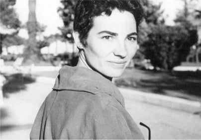 Concha Quintana, con quien tuvo un romance en París, que acabó al perder ella el bebé que esperaban.