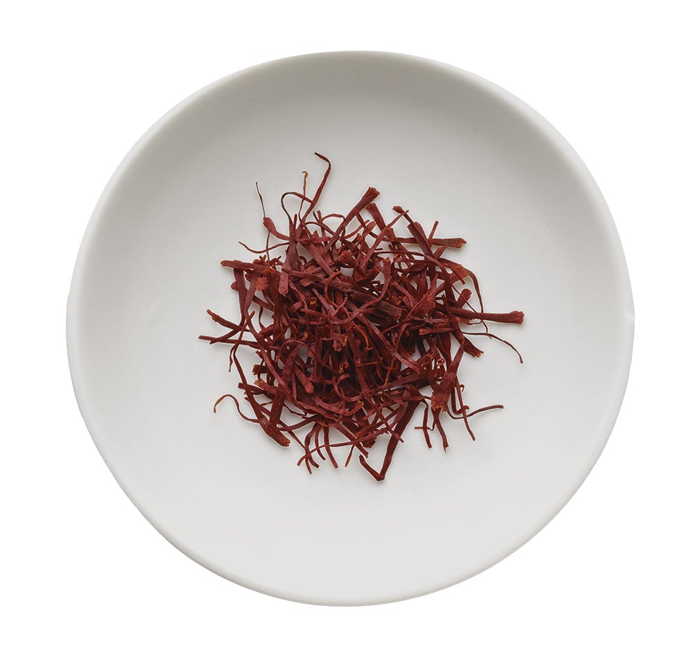 Imagen - → Azafrán de la mancha: «Hay que salvarlo como sea. Creo que lo conseguirán, aunque el campo en general se esté vaciando. Este lo compro sí o sí con DO. Me asegura que es de La Mancha, porque con el azafrán hay mucho pirateo».