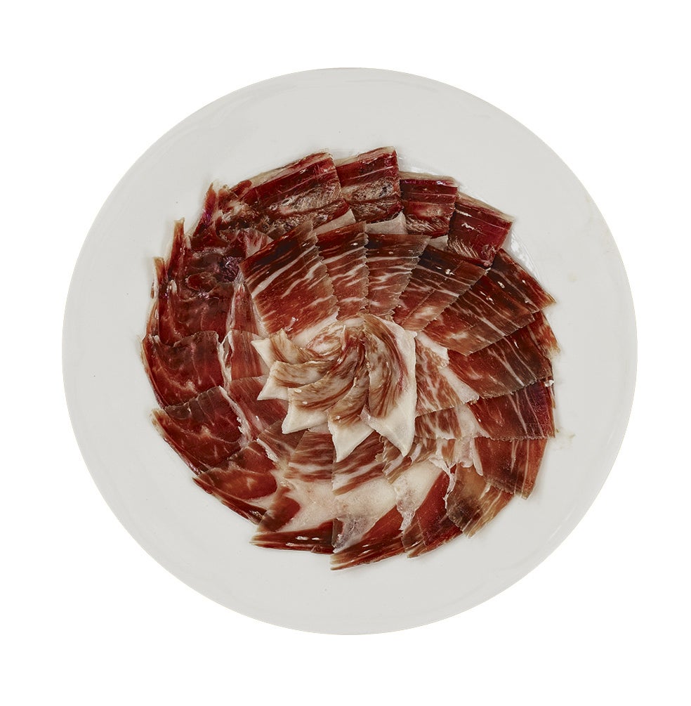 Imagen - → Delicias ibéricas: «Con DO Jabugo, el lomo y lomito de bellota de Juan Pedro Domecq son una maravilla. Nos gusta mucho porque sabemos que tiene perfectamente controlado todo el proceso, desde la cría hasta la elaboración. Nunca compra a otros ganaderos, algo que, por ejemplo, sí hacen otros».