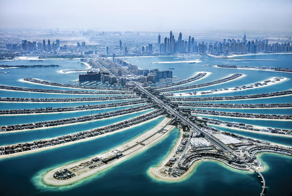 Para construir esta isla artificial de Dubai se dragaron 1000 millones de toneladas de arena del fondo marino. La del desierto no sirve.