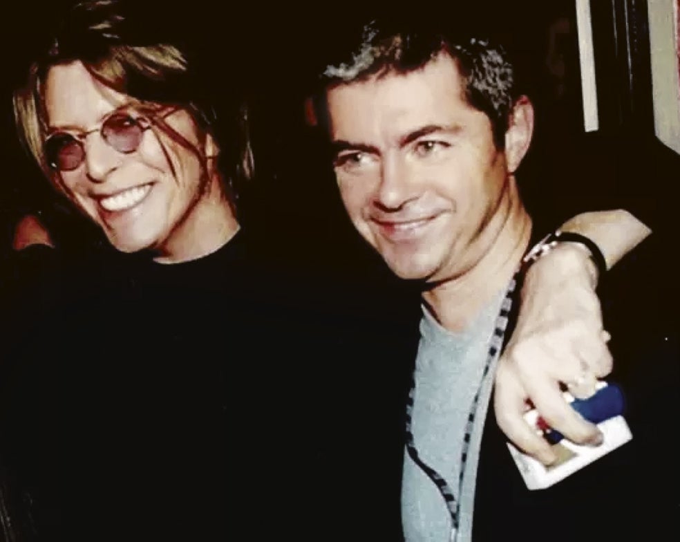 Con David Bowie. Estuvieron juntos desde 1983 hasta la muerte del músico, en 2016.