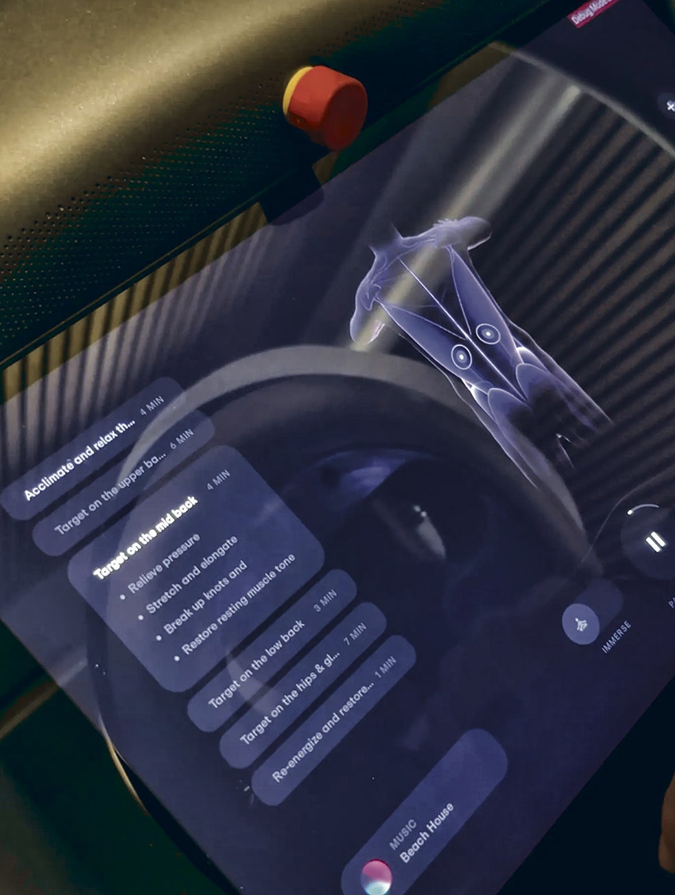 La pantalla táctil interactiva sirve para ajustar la presión, cambiar la música ambiental, pedir imágenes relajantes...