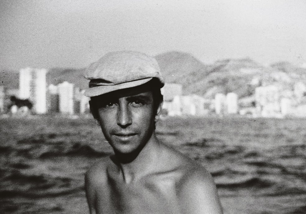 José Luis, el menor de sus cuatro hermanos, fue el gran sostén de su vida hasta su muerte, por sida, en 1995. José Luis estuvo siempre junto a Lina a lo largo de toda su trayectoria como actriz. Y suya fue, de hecho, la idea de que ella adoptara el nombre artístico de Lina Morgan.