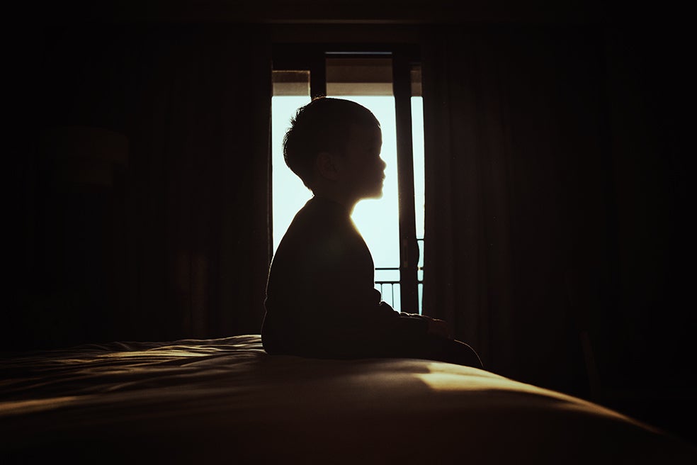 Estos niños son capaces de describir con detalle a personas que no han conocido y lugares a los que nunca han ido, y un 20 por ciento de ellos tiene marcas de nacimiento o cicatrices que coinciden con lesiones de la persona cuya vida dicen recordar.