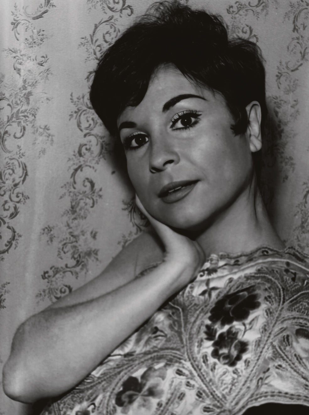 Lina Morgan, en los 60. Con 16 años firmó su primer contrato en el cuerpo de baile de un espectáculo de revista. Apodada ‘la Chaplin con faldas’ o la ‘rompetaquillas’, en seis décadas de carrera protagonizó 70 obras de teatro, 27 películas y 9 series de televisión. En la imagen que abre este reportaje, la artista en los años 90.