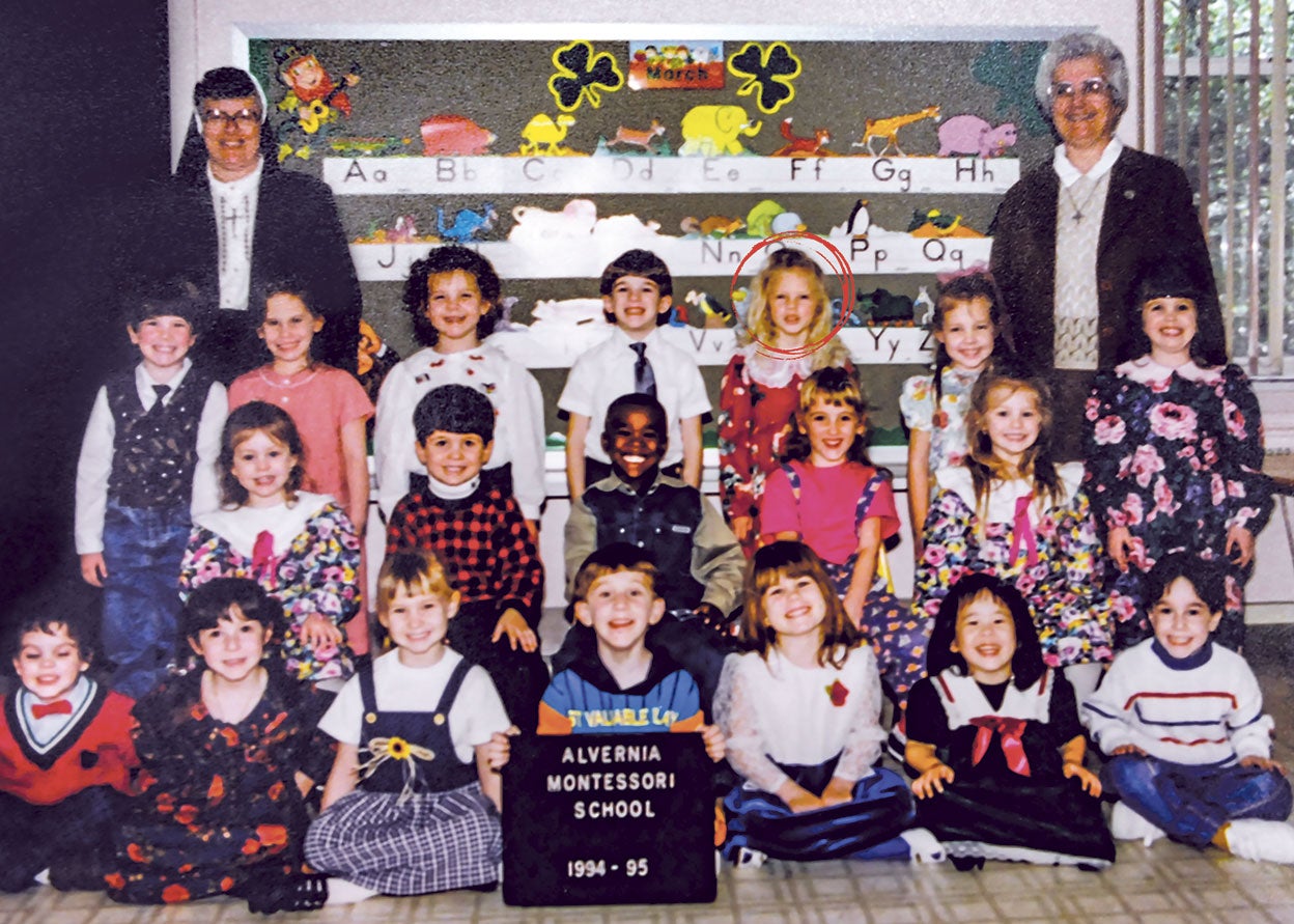 Fue un talento precoz. En la academia de teatro a la que acudía, Swift era la estrella: hizo de Sandy en Grease y de Maria en Sonrisas y lágrimas. «Era la más dotada –dice la madre de una antigua alumna–. Una vez que estaba en el escenario, no podías apartar los ojos de ella».