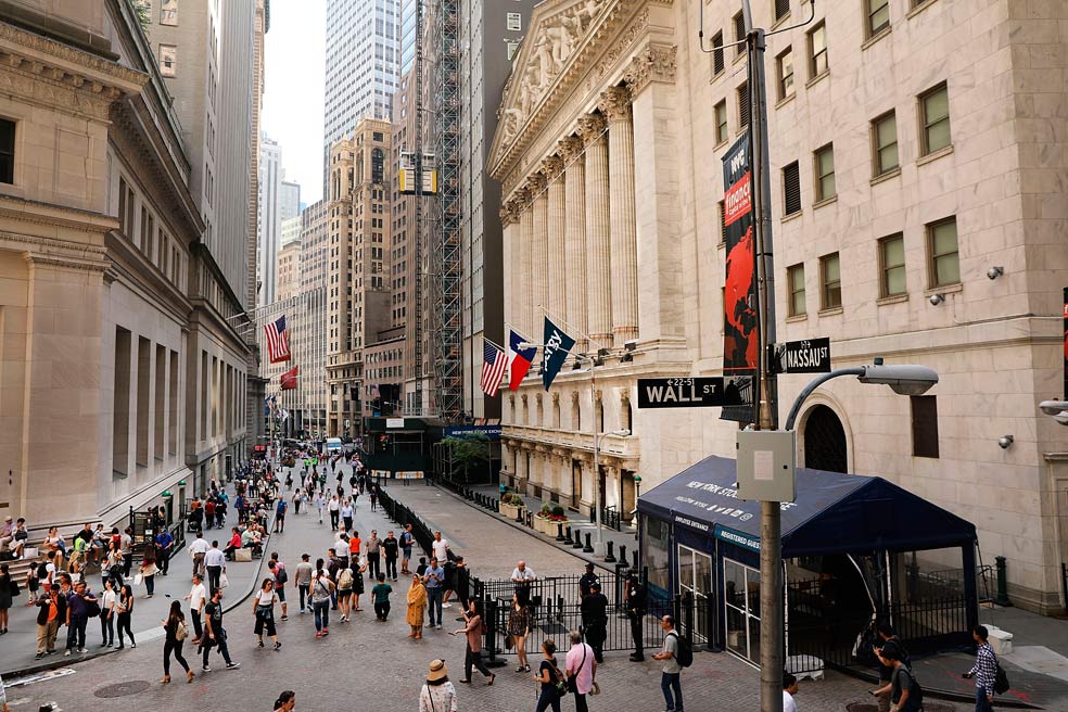 Puede, y que acabemos diciendo, "Exterior de la antigua bolsa de Nueva York". En cualquier caso, en unos años.