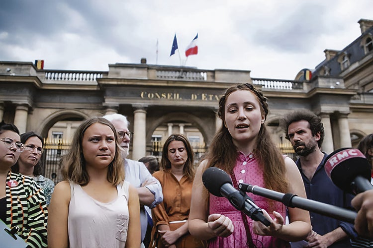 Léna se convirtió en coordinadora nacional de Jóvenes por el Clima, la filial francesa del frente ambientalista creado por Greta Thunberg, y comenzó a aparecer en los medios hablando de la crisis climática y de su decisión de no viajar en avión. Pero se independizó, decepcionada por la falta de resultados.
