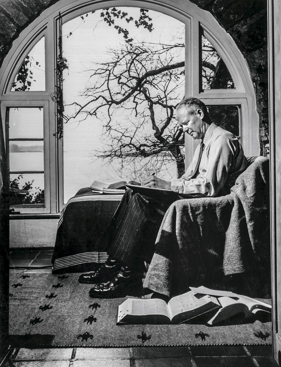 Lindbergh murió retirado en Hawái con su esposa en 1974. Sólo tras su muerte se supo que había tenido otros seis hijos en Alemania de tres mujeres diferentes.