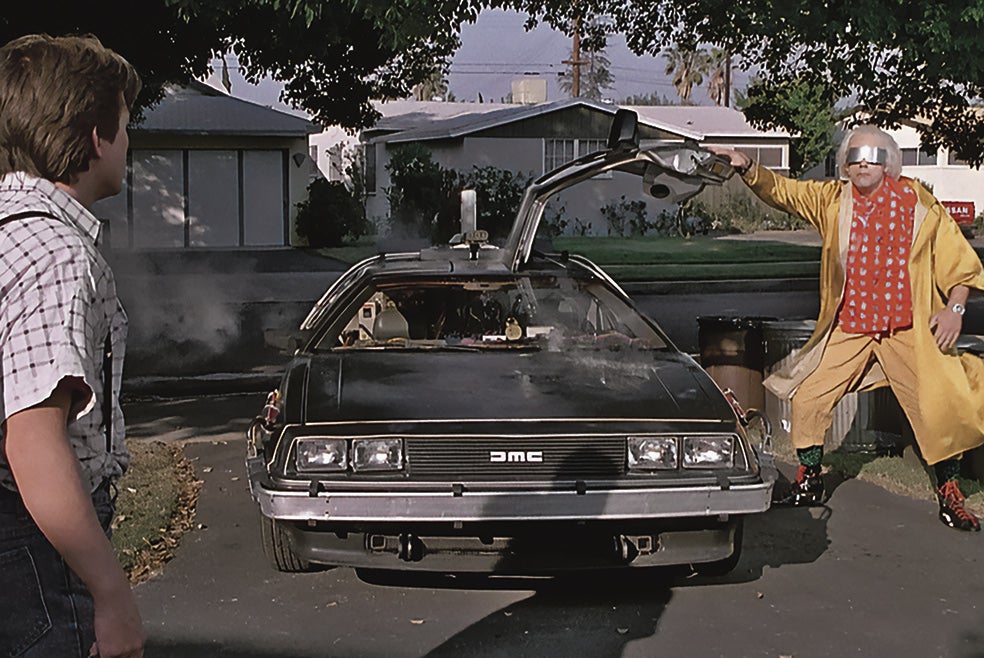 «¿Me estás diciendo que has construido una máquina del tiempo con un DeLorean?». La pregunta de Michael J. Fox al excéntrico Doc Brown, interpretado por Christopher Lloyd, cambió el destino del coche para siempre. Los dos actores son entusiastas del DeLorean.