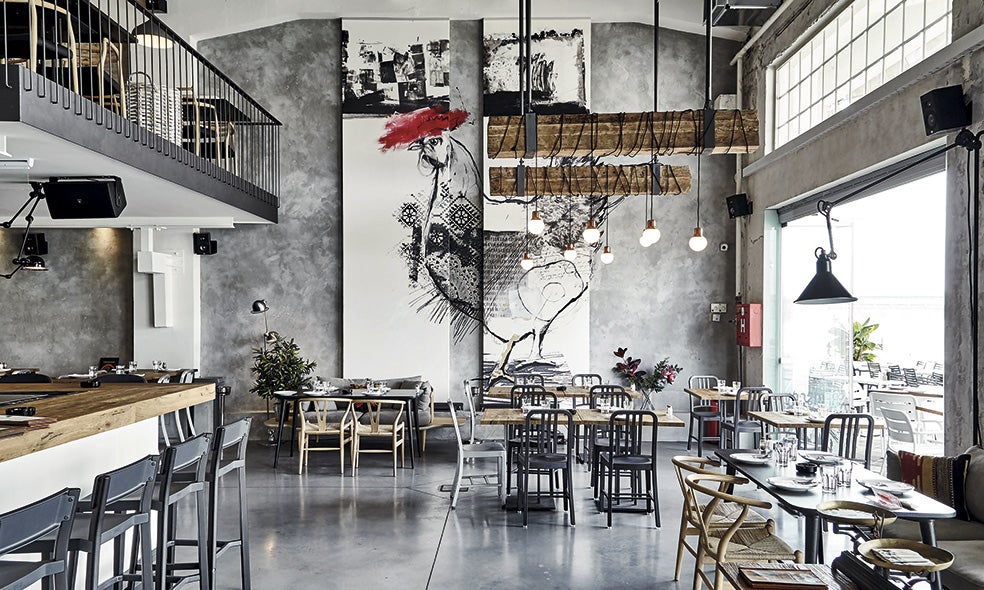 Impulsor de la cocina balcánica de antaño con ingredientes y técnicas del siglo XXI, el restaurante Ambar 5 propone también magníficos cócteles.