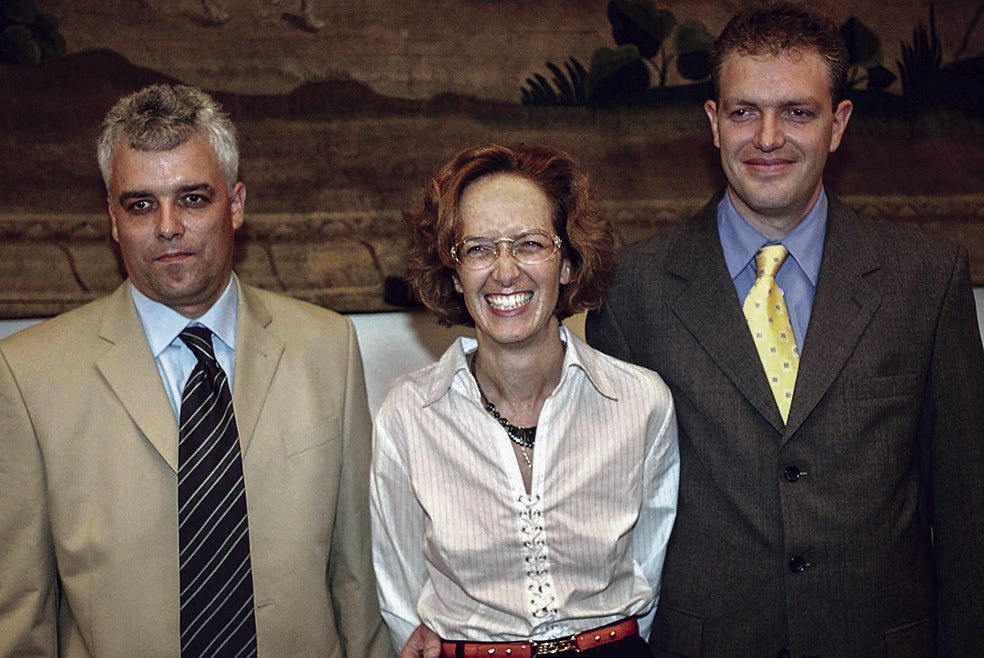 Tres de sus hijos que probaron con ADN su filiación. Supieron quién era su padre cuando su madre, Brigitte Hesshaimer, falleció y hallaron su correspondencia. Las 'viudas' de Lindbergh, a las que ayudaba económicamente, mantuvieron el secreto. Los niños pensaban que el aviador era un hombre de negocios, amigo de la familia, llamado Careu Kent.