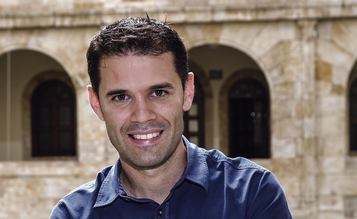 Carlos Hernández García, astrofísico: «Ya somos capaces de acceder al corazón de la física cuántica»