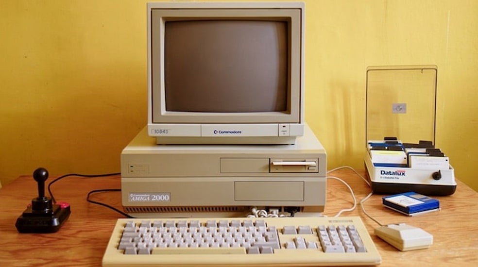 Los miembros de la generación X han experimentado la transición del mundo analógico al digital. Fueron los primeros en tener ordenadores en sus casas, jugar con videoconsolas o disponer de teléfonos móviles. El boom tecnológico les pilló lo suficientemente jóvenes como para digitalizar sus vidas sin dificultad.