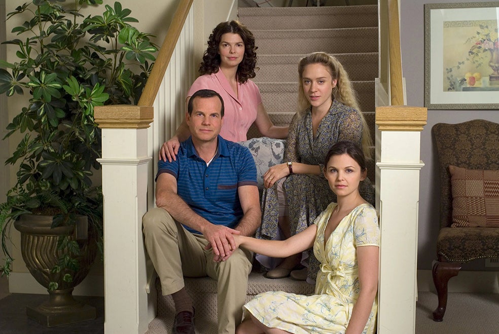 Big Love fue la primera serie que en 2006 se adentró en la vida de los mormones. Protagonizada por Bill Paxton, Jeanne Tripplehorn, Chloë Sevigny y Ginnifer Goodwin.