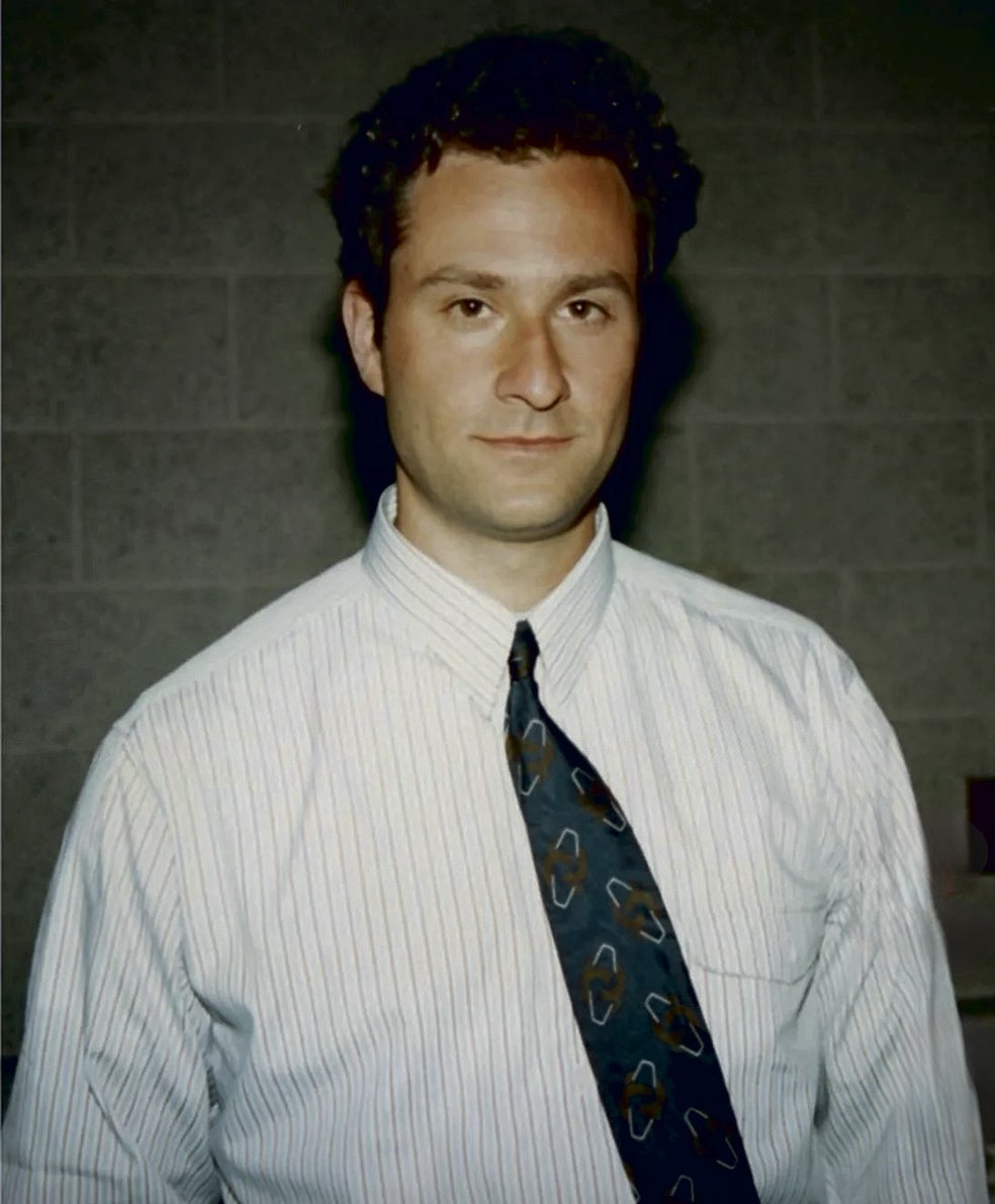 Durante 30 años, Emhoff fue abogado de la industria audiovisual. Hoy es profesor de Derecho en Georgetown.