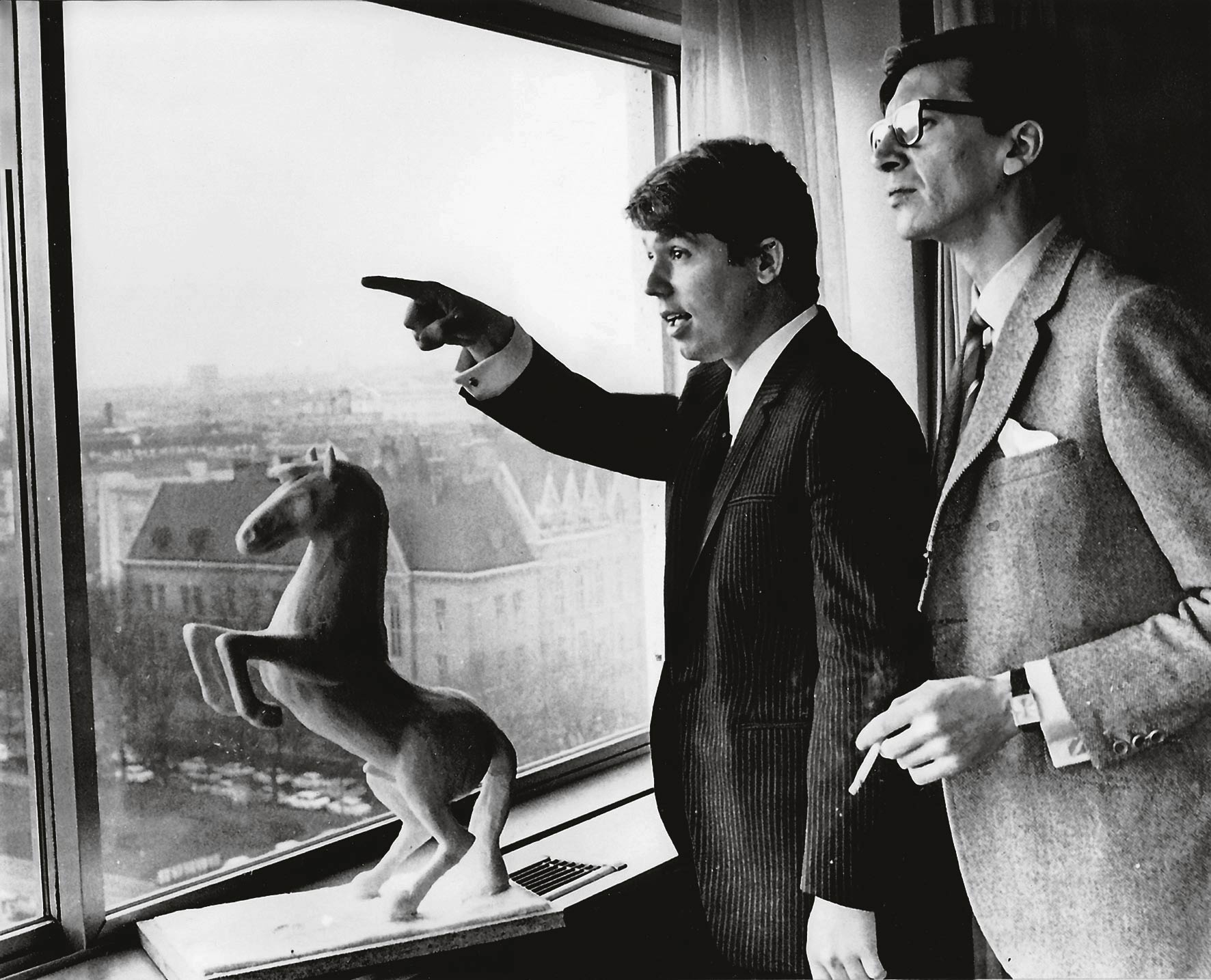 Entre 1962 y 1984, Manuel Alejandro participó en ocho filmes. En el primero, Las gemelas, debutó, con un pequeño papel, un jovencísimo Raphael, cuya carrera iría después a la par de la del músico: le compuso hasta 120 canciones. Nunca fueron amigos.