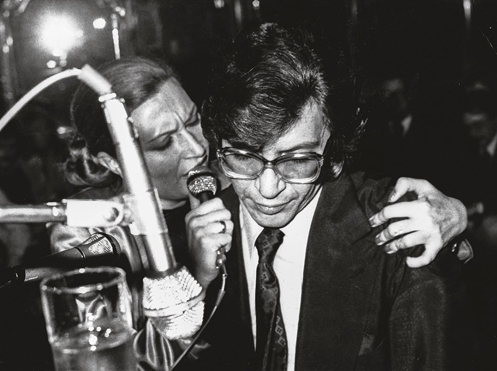 Con Rocío Jurado, el músico inmortalizó el ya clásico Se nos rompió el amor, de 1985. De ella, dice: «Rocío no era ninguna Paloma Brava. Era lo más modoso del mundo y se ruborizaba por nada, pero en el escenario se convertía en otra».