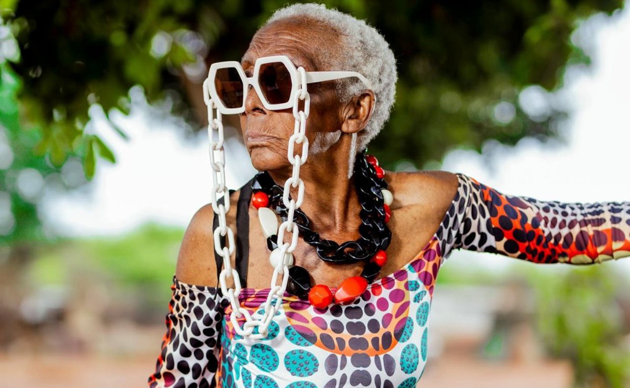 ¿Cómo esta abuela de Zambia se ha convertido en un fenómeno en redes sociales?