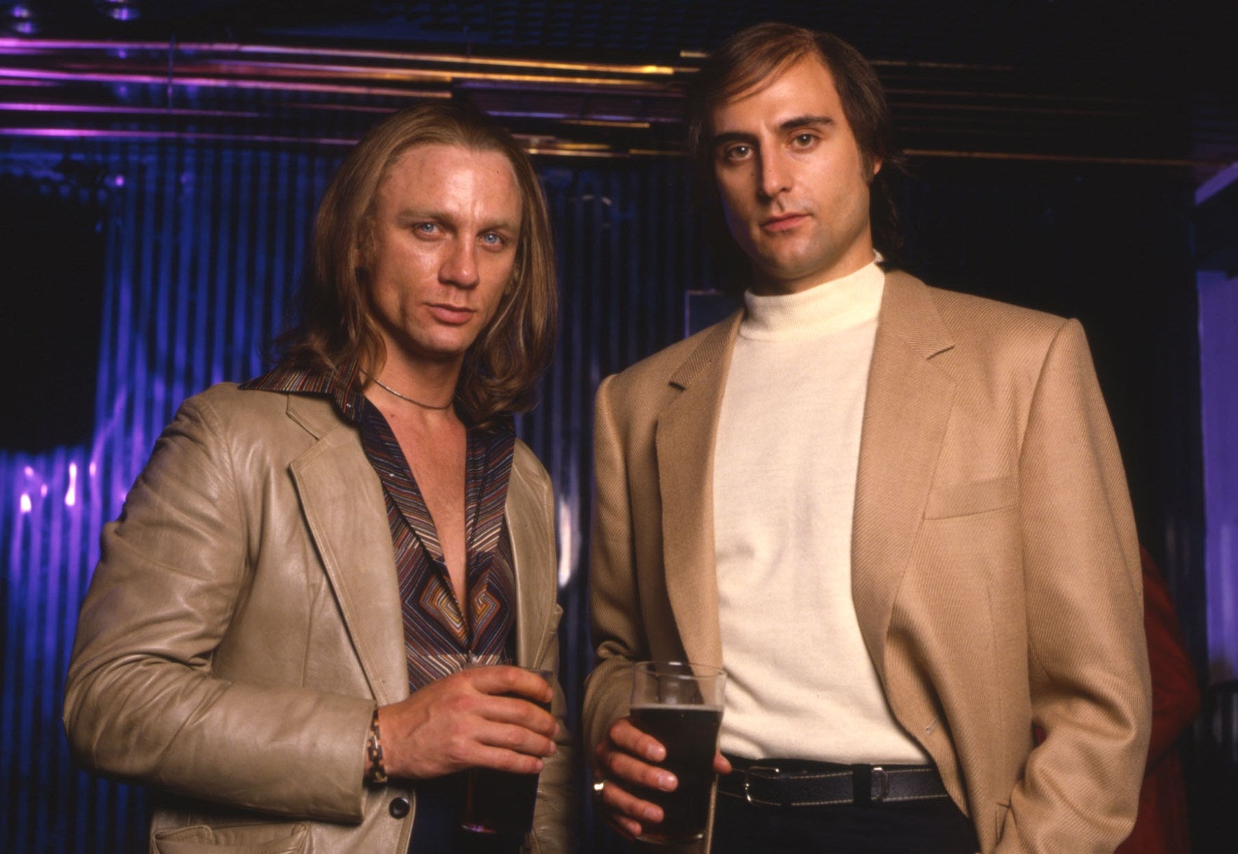 Craig con Mark Strong, en 1996, año del éxito de Our Friends in the North, uno de los dramas de los noventa más exitosos de la BBC. Un antes y un después en la carrera de Craig.