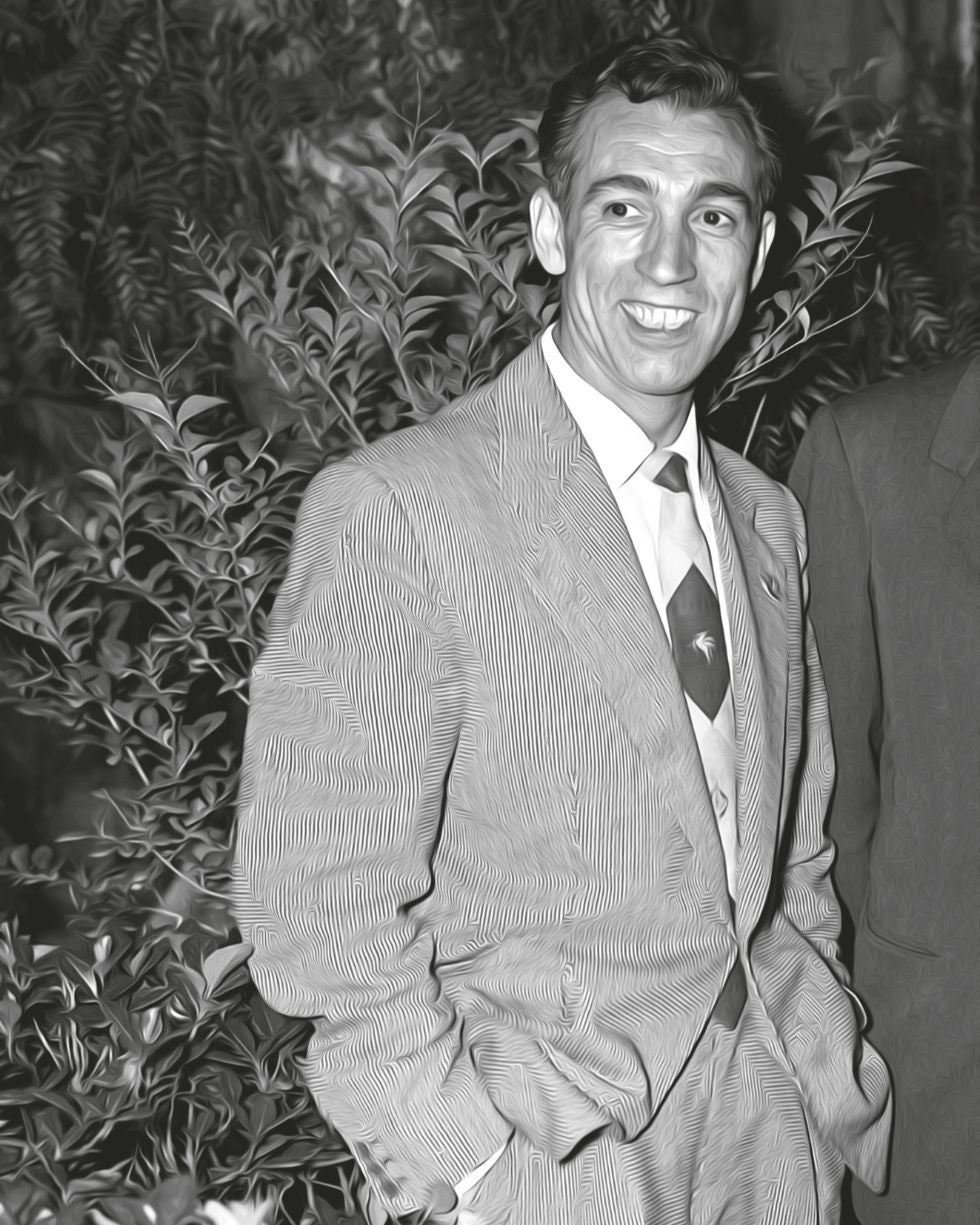 El éxito en los escenarios le llegó en el año 1951, cuando actuó como espontáneo en el teatro de Fontalba de Madrid, donde se lanzó con un improvisado monólogo sobre su experiencia como voluntario en una guerra.