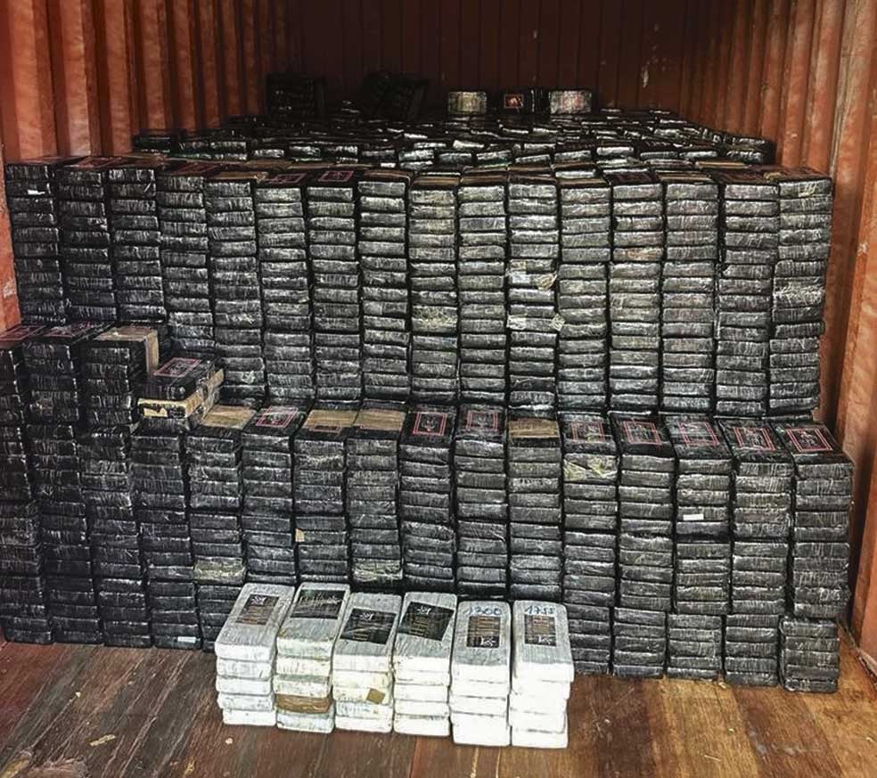 En tres años, la cocaína decomisada en España se ha multiplicado por tres. Los albaneses han acelerado la producción y cada vez es más barata. El precio por kilo ha pasado de 33.000 euros a 18.000 en la actualidad.