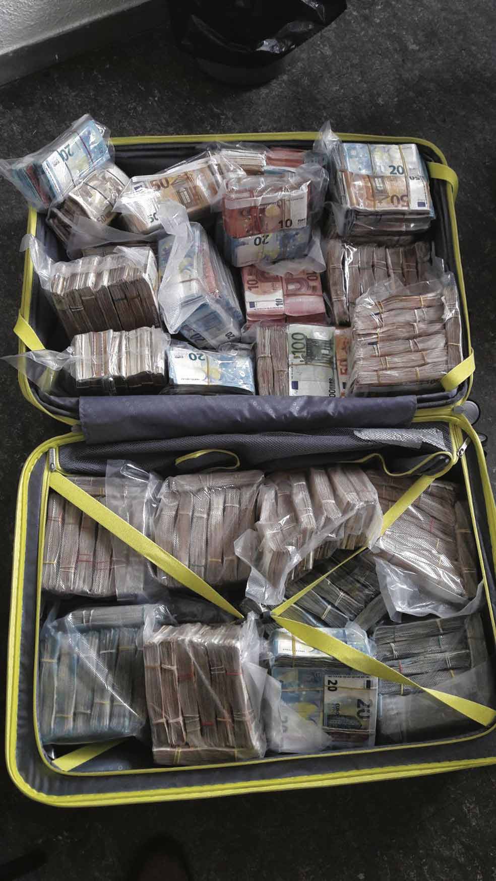 En 2018, la Policía aún no relacionaba a los albaneses con el negocio de la cocaína. Ese año se detuvo a un grupo de ellos con esta maleta con 1,5 millones para pagar un cargamento. Fue la primera señal.