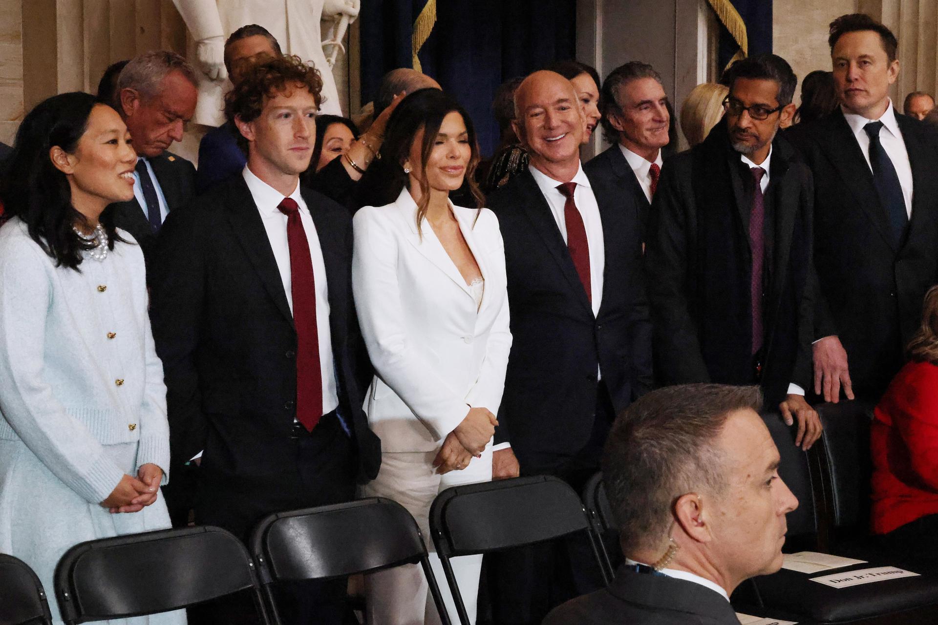 Los propietarios de las grandes tecnológicas estuvieron presentes en la toma de posesión de Trump como presidente. En primera fila, Mark Zuckerberg (Meta), Jeff Bezos (Amazon), Sundar Pichai (Google) y su gran aliado, Elon Musk.