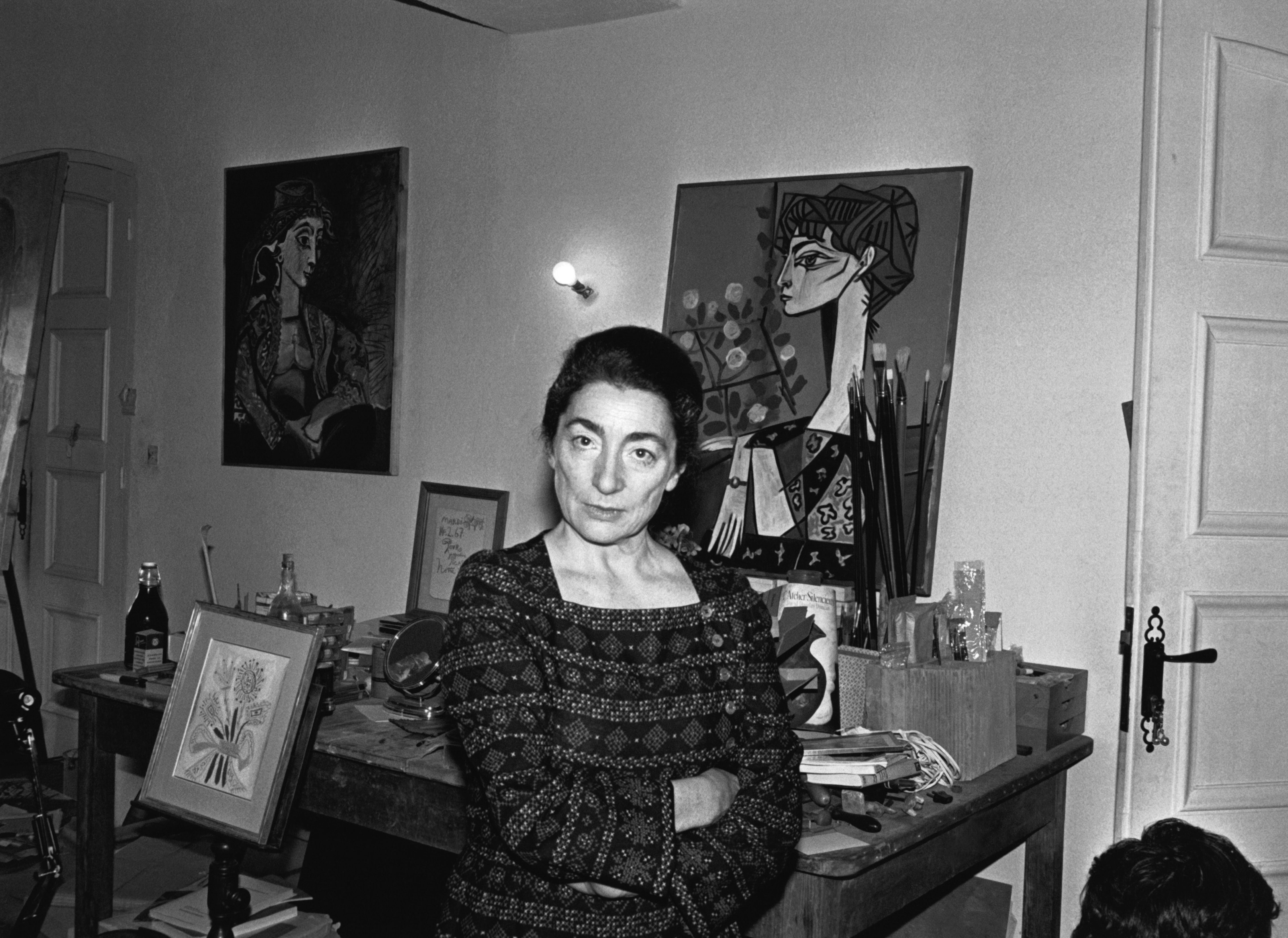 El rostro de Roque comenzó a poblar las obras de Picasso a partir de mayo de 1954. La pintaba con rostro felino, de pómulos altos, ojos y pestañas oscuros, y cuello exagerado. En sólo un año, 1963, la retrató hasta 160 veces.