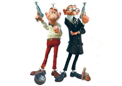 Imagen secundaria 1 - Por sus películas lo conocerán. Fesser se curtió en el mundo de la publicidad hasta que, al nacer su primera hija, con 34 años, hizo su debut en el cine con El milagro de P. Tinto. El éxito de esta cinta le permitió cumplir uno de sus sueños: llevar a la pantalla a Mortadelo y Filemón, personajes clásicos de la historieta nacional a los que ha dedicado ya dos largometrajes. Entre ambos rodó Camino, un polémico filme que le valió tres Goya. El gran reconocimiento popular, sin embargo, le llegó con Campeones, candidata española al Oscar protagonizada por un elenco plagado de personas con discapacidad.