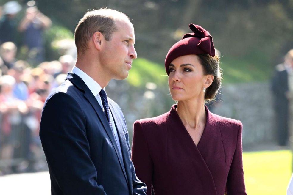 Los príncipes de Gales, mejor valorados por el servicio que los Sussex, aunque no exentos de crítica. Los mayores elogios son para ella, quien, según los empleados, es un excelente equilibrio para Guillermo.