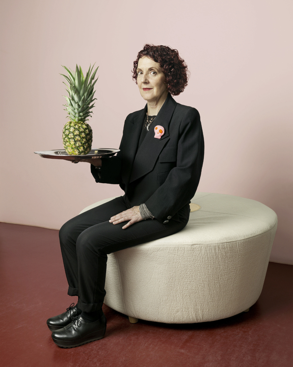 Carmen Hijosa se fijó en prendas tradicionales de Filipinas para idear Piñatex, que usa la fibra de la piña para sus pieles.