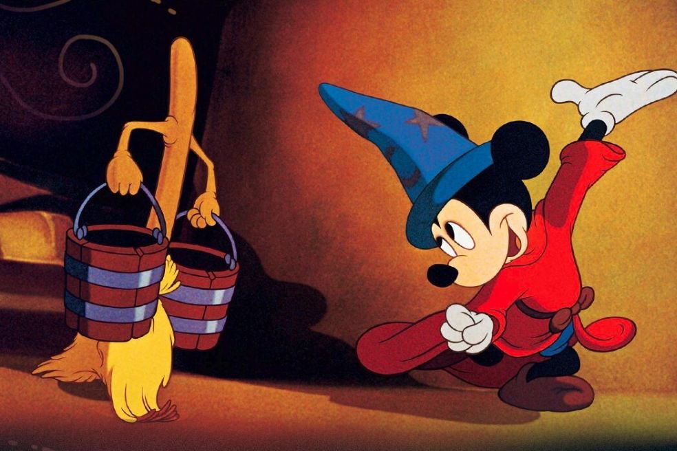 La película nació para recuperar la popularidad de Mickey Mouse, en horas bajas. Lo consiguió con creces, batiendo récords de taquilla y convirtiéndose en uno de los grandes clásicos del cine de animación.