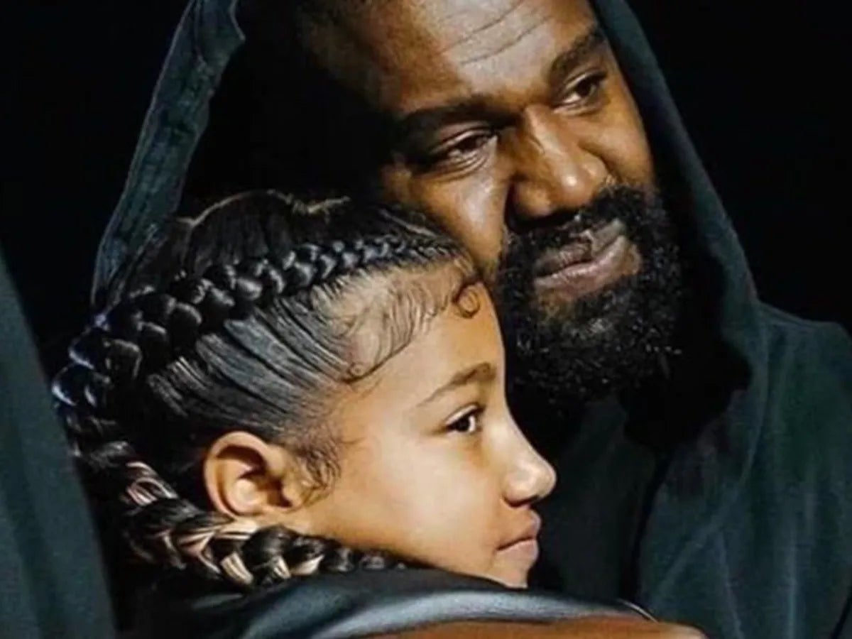 Kanye West tiene cuatro hijos con Kim Kardashian, dos niñas y dos niños. La mayor, North, de 11 años, apareció el año pasado en el sencillo y el vídeo Talking/Once Again como 'colaboradora'. Kardashian mantiene un discreto silencio sobre el padre de sus hijos. Cuando se divorciaron se aludió a los problemas mentales del cantante «contra los que estaba luchando».